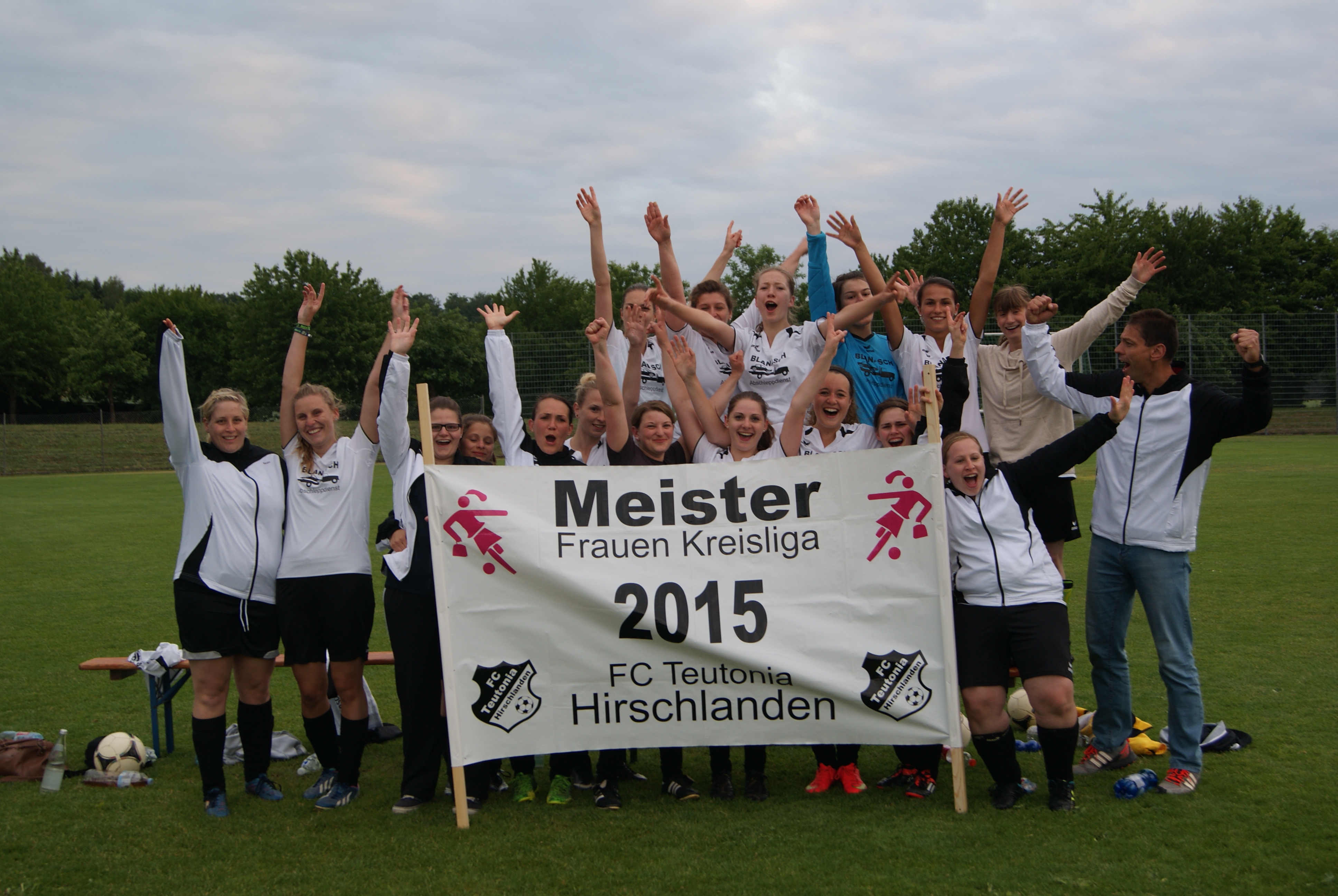 Mannschaftsfoto/Teamfoto von FC Hirschlanden